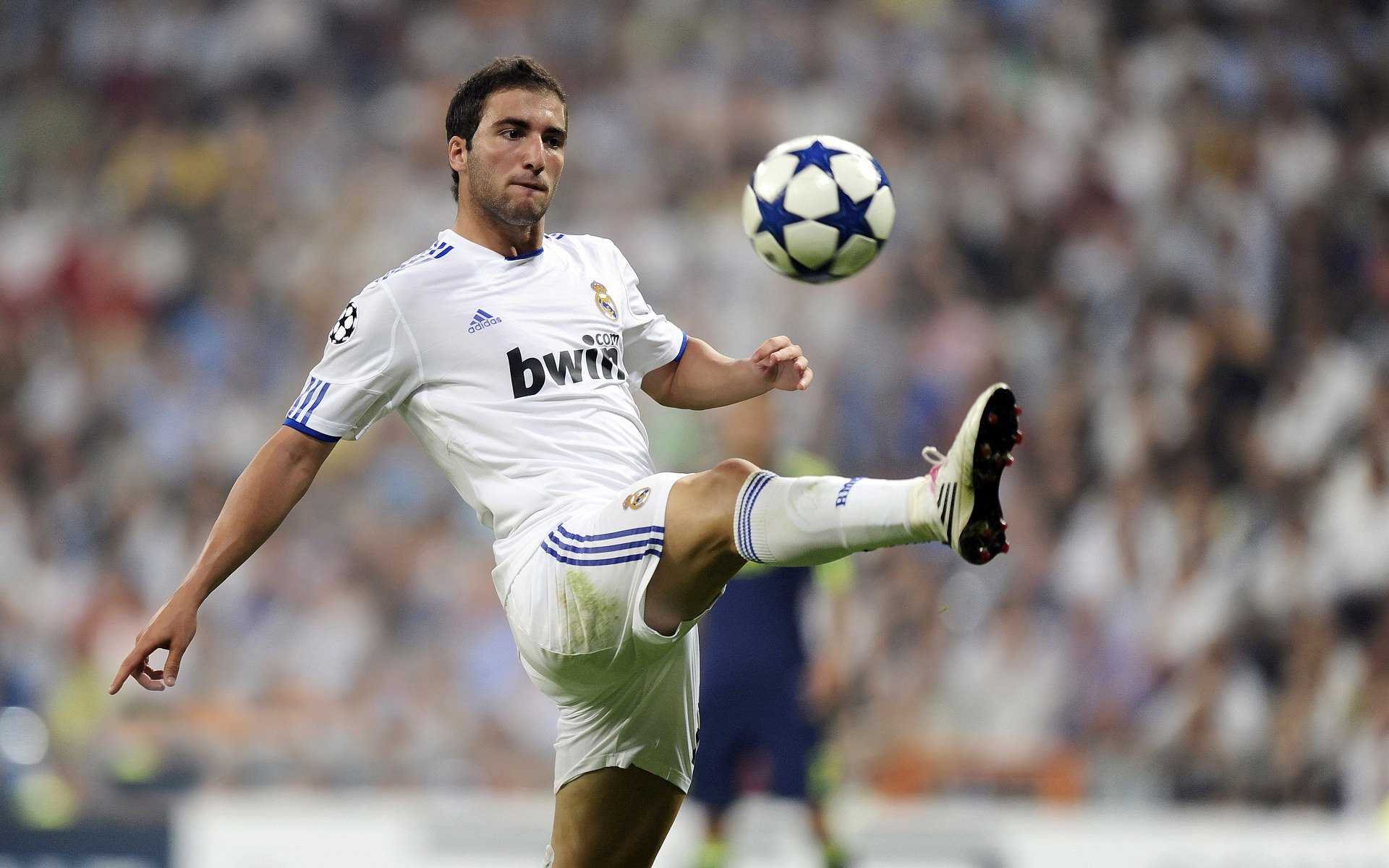 总决赛季后赛激情夜!姆巴佩里突外投,广厦男篮大胜国际米兰